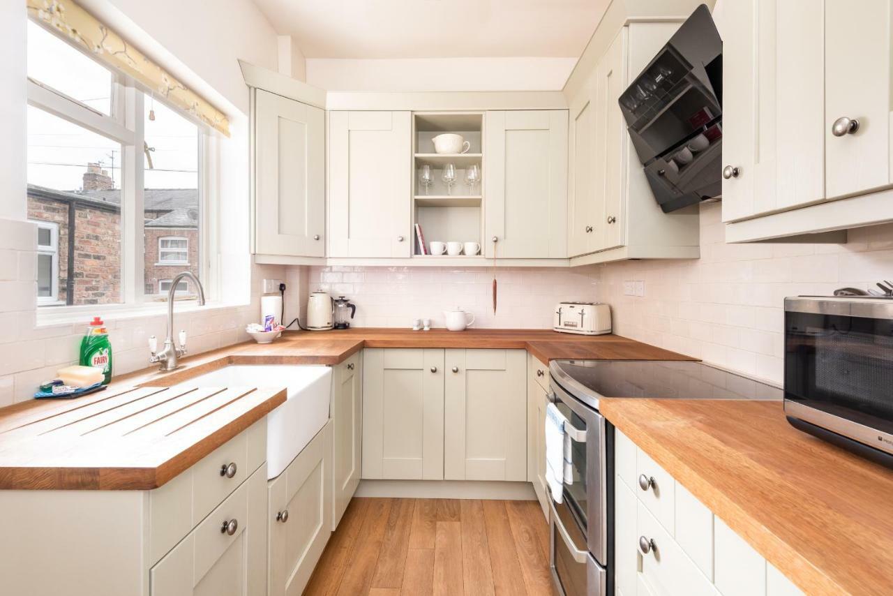 Charming Base For 5 Near Bishy Rd Pass The Keys York Exterior foto